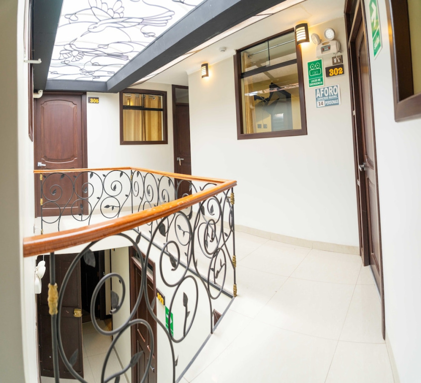Lobby & Reception