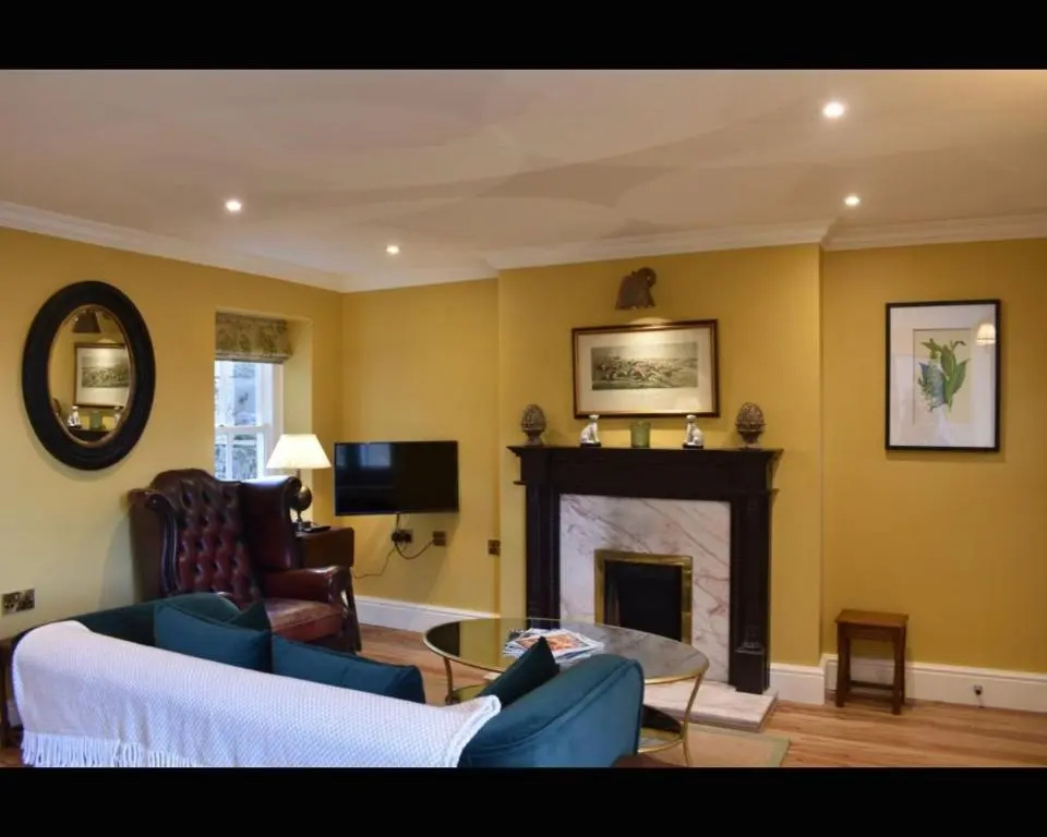 2 Bedrooms Cottage