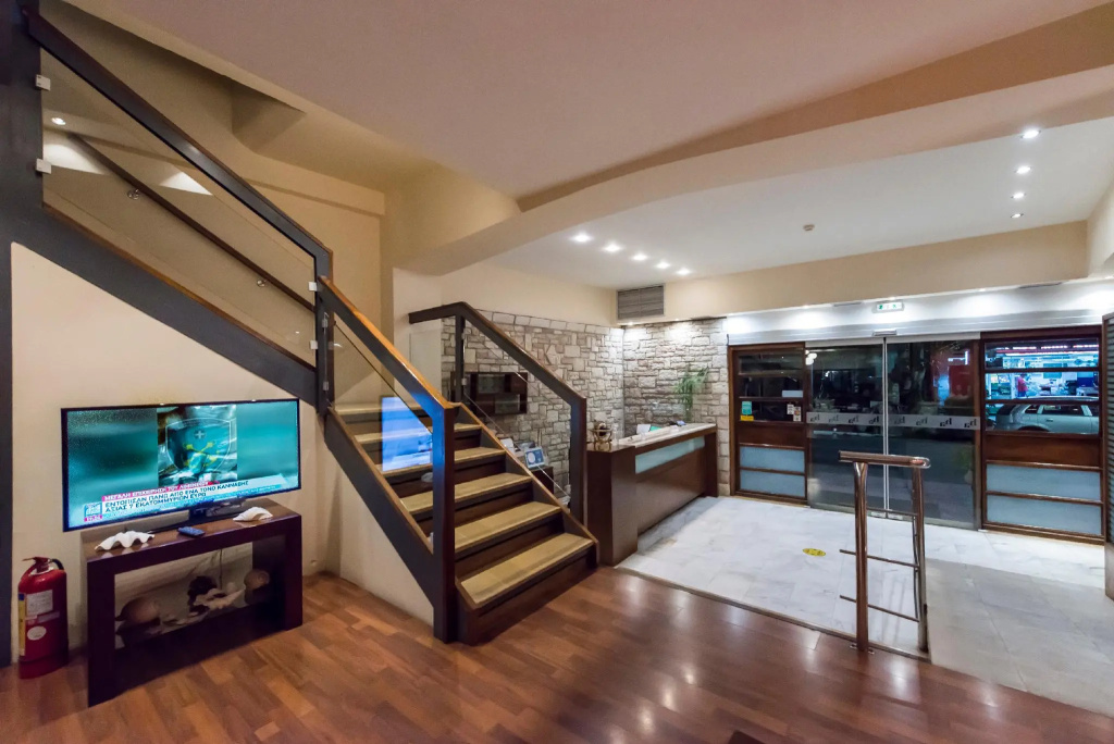 Lobby & Reception