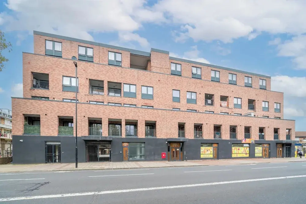 3 Bed- Full Balcony - Closetoo2 & Excel