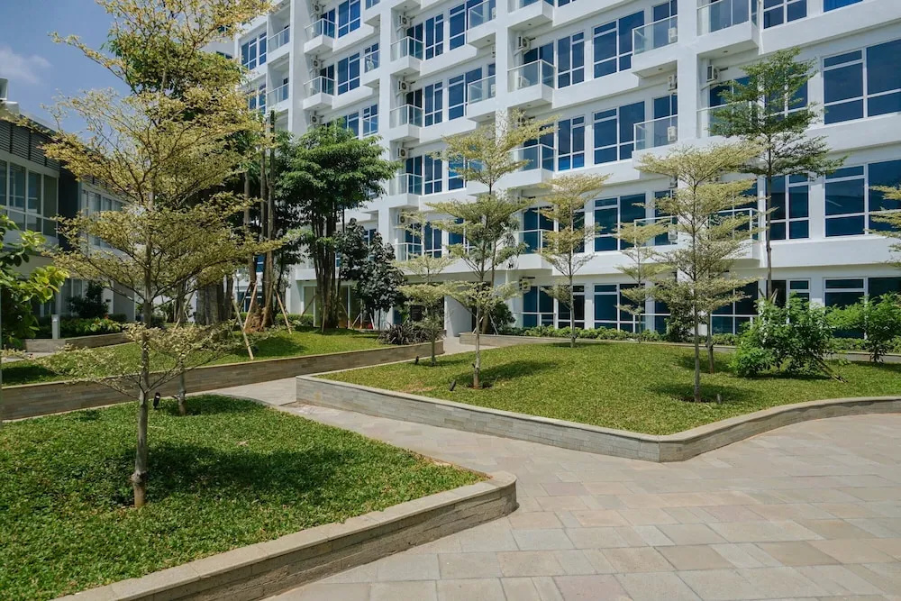 Strategic Location Studio Puri Mansion Apartment