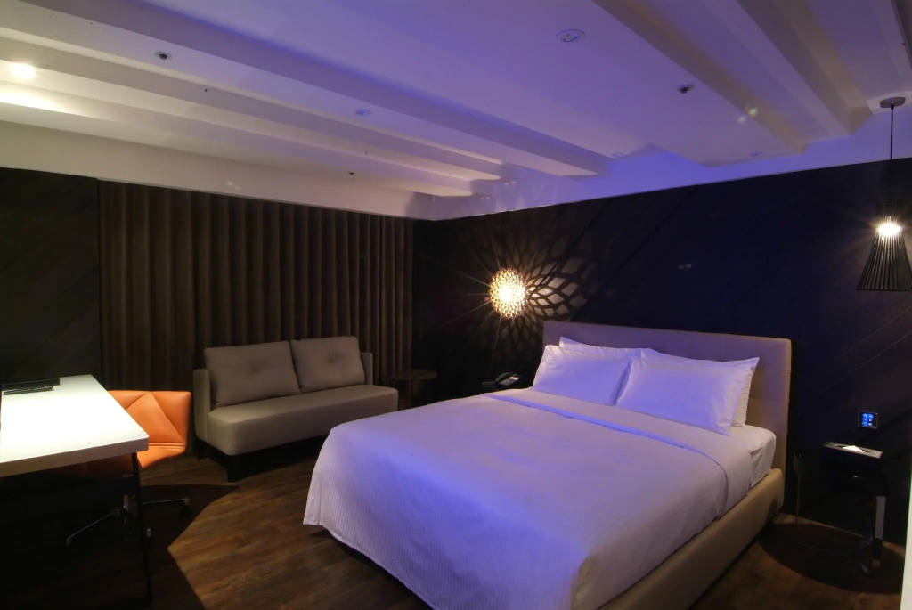Grand room