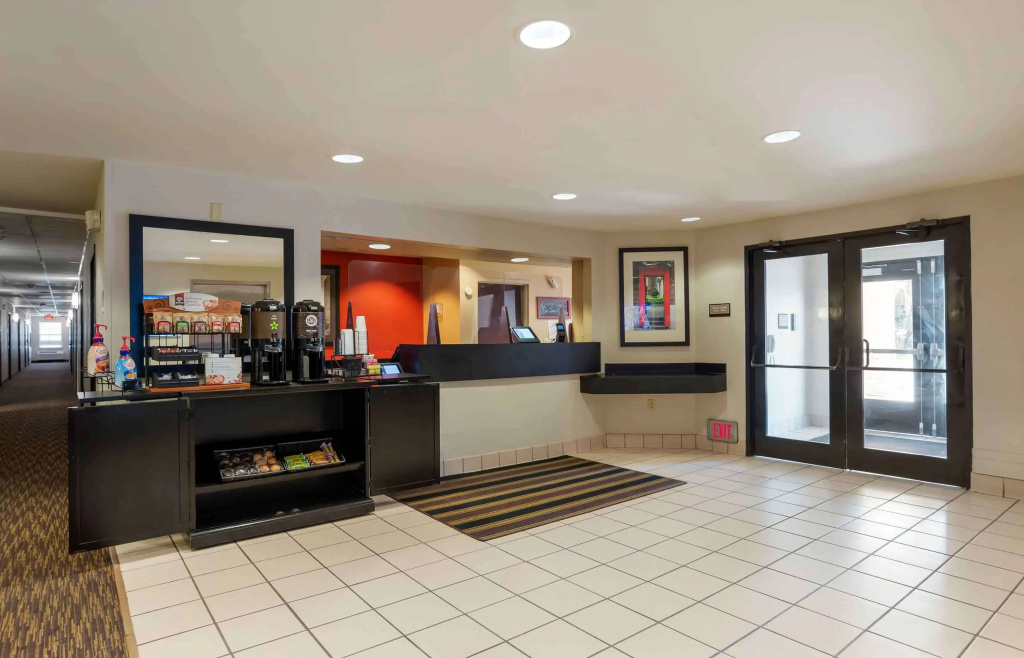Lobby & Reception