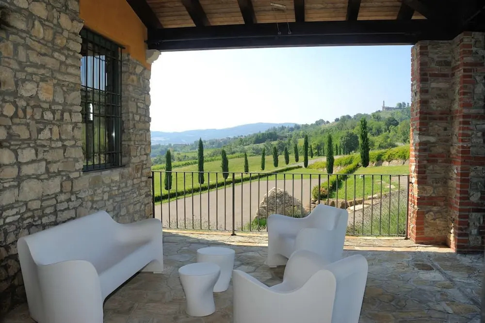 Balcony & Terrace
