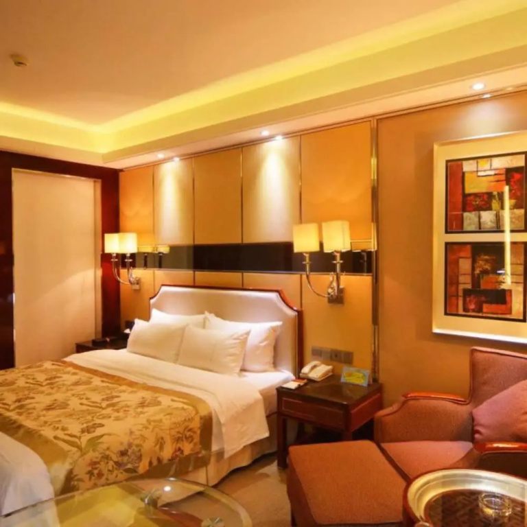 Deluxe Double room (full double bed)