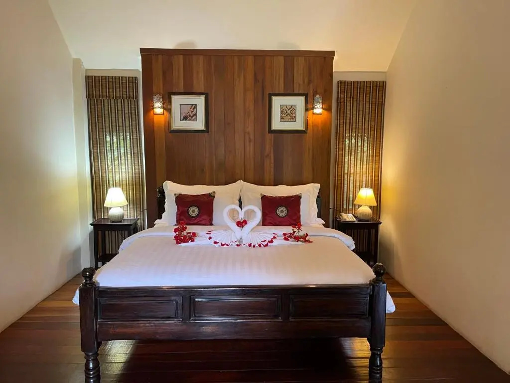 Deluxe Double room (full double bed)