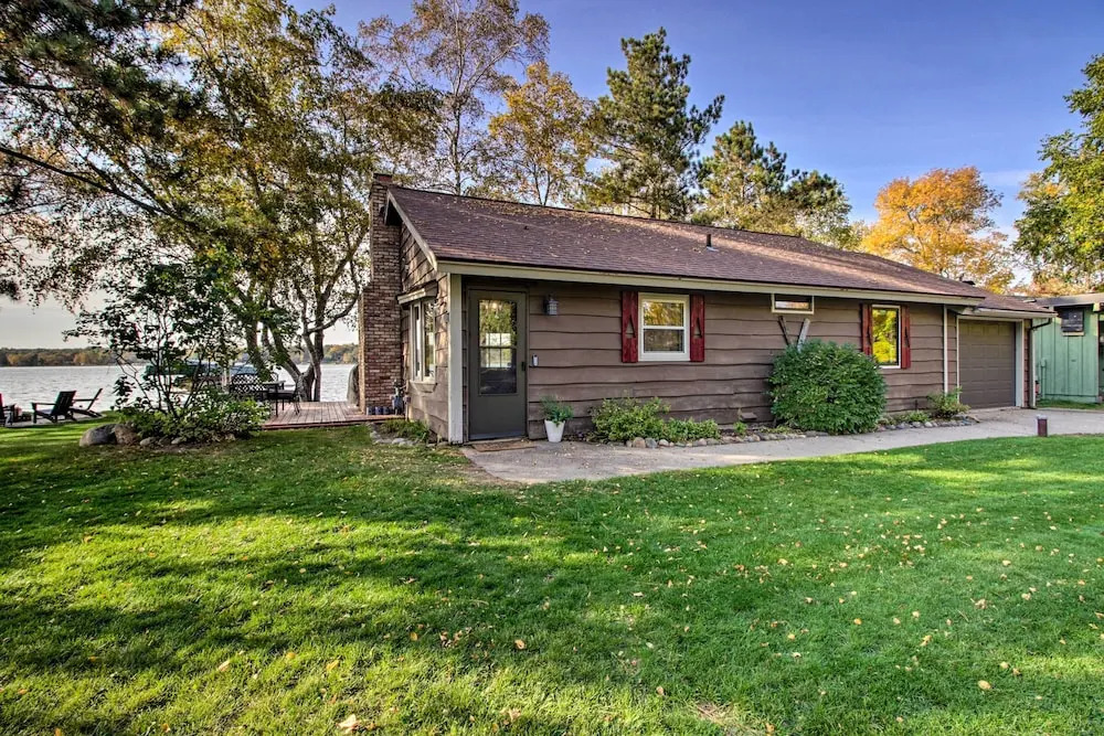 Pelican Lake Getaway on Stunning Peninsula! — фото 3