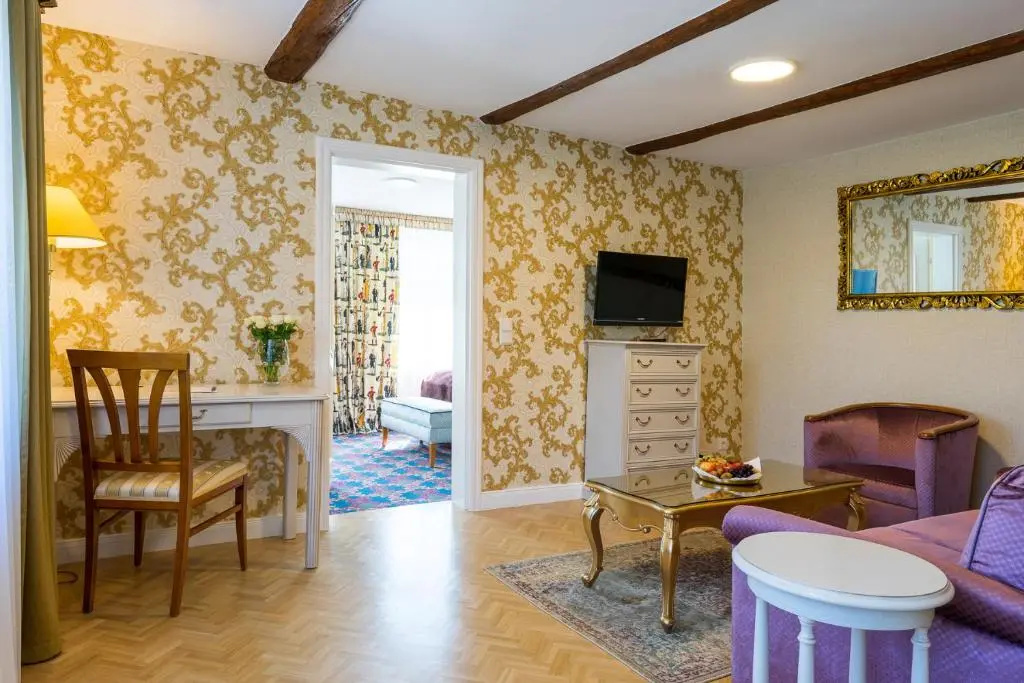 Standard Family room