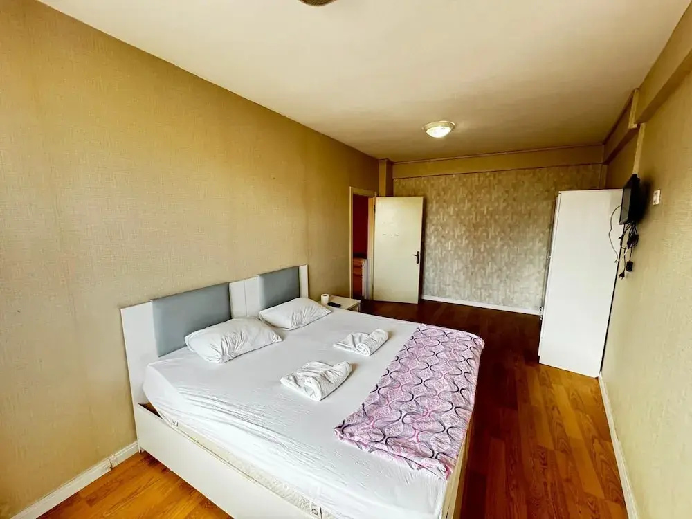 Economy room