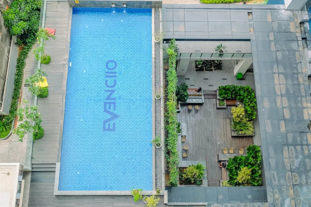 Minimalist And Homey Studio At Apartment Evenciio Margonda