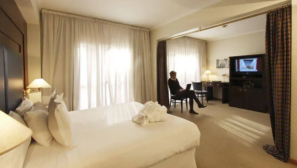 Dolmen Hotel - Général
