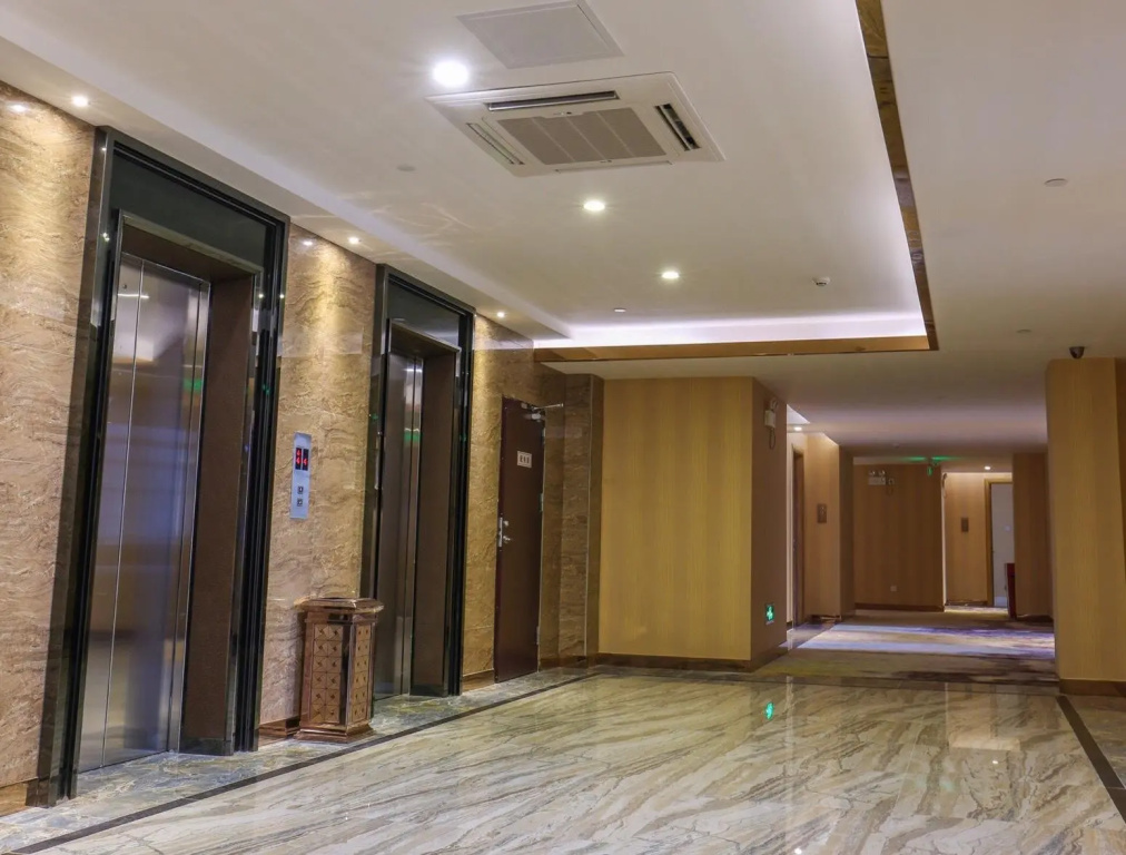 Lobby & Reception