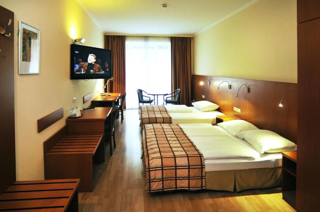 Continental Hotel-Pension - Chambres