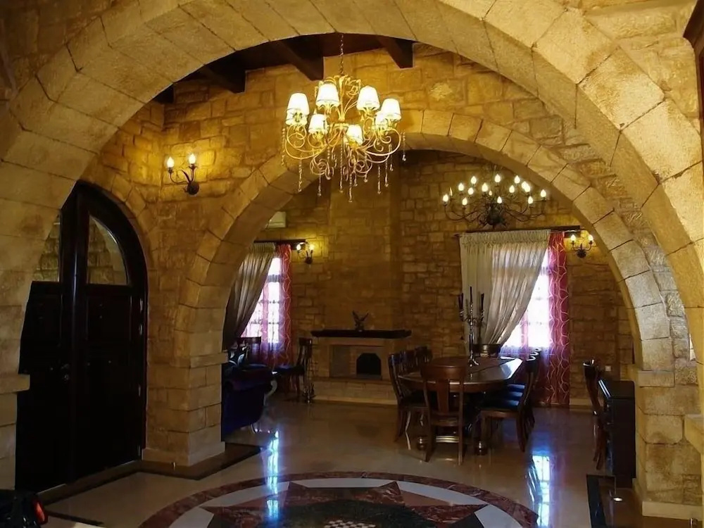 Lobby & Reception