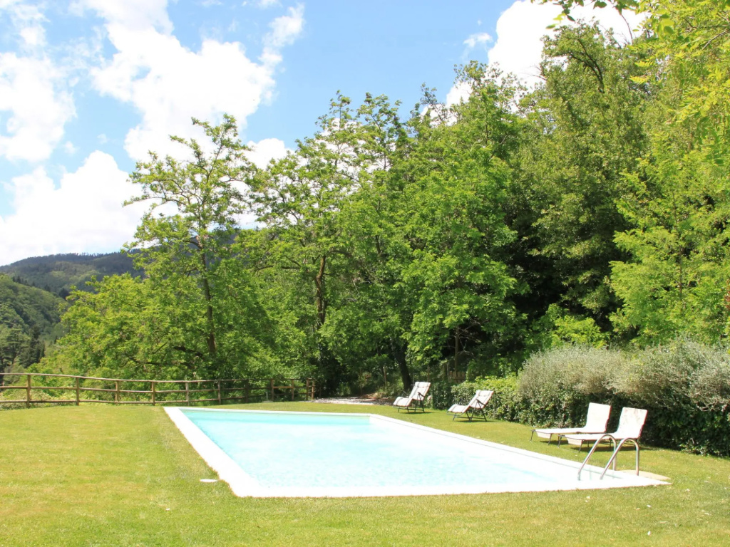 Idyllic Tuscan Hideaway With Pool and spa