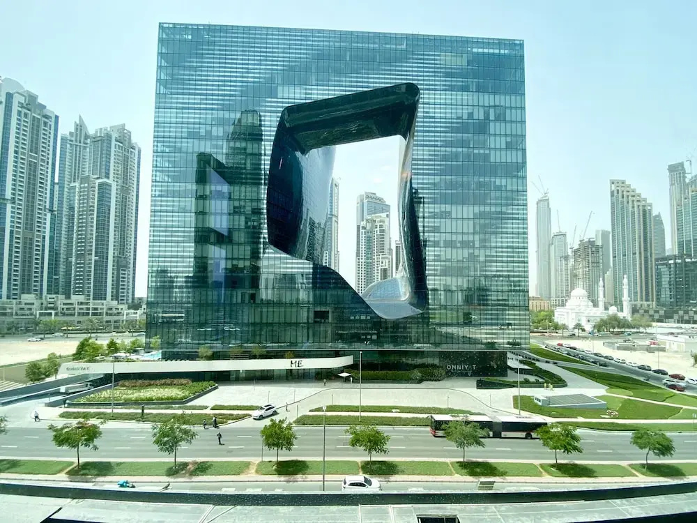 Marco Polo - Luxurious Apt with Wide City Views with Spa & Pool