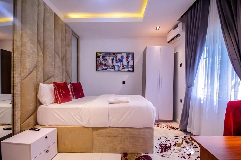 BnJ Benin City Oasis - Spacious 3BR Apartment — фото 4