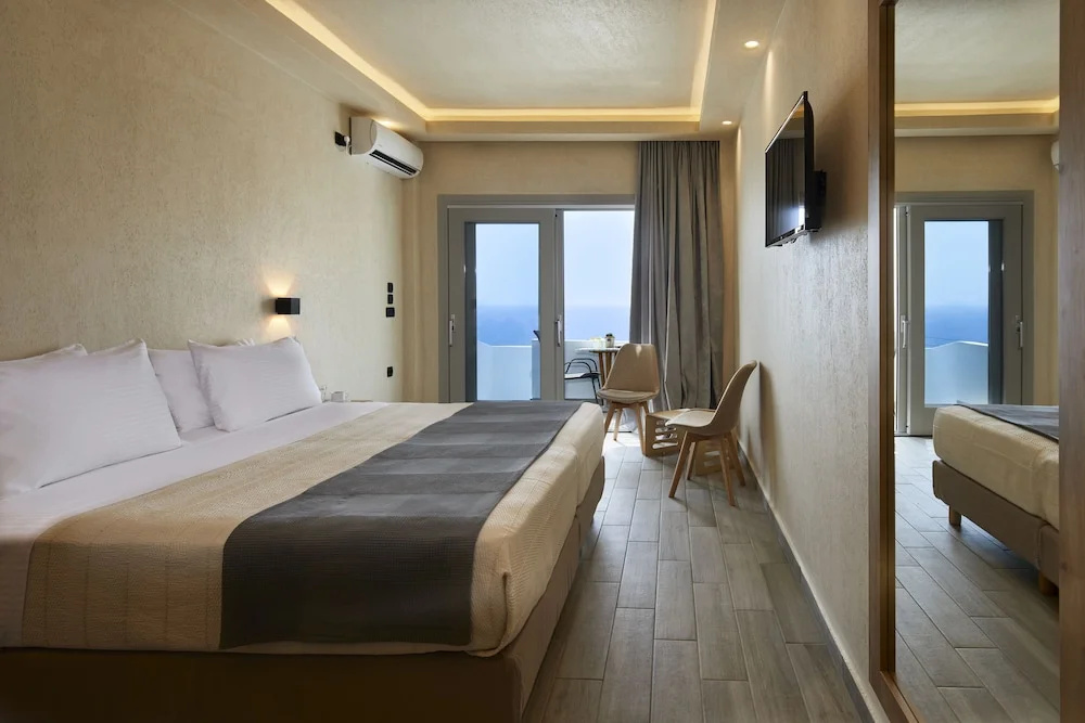 Deluxe Double room with sea view (full double bed)