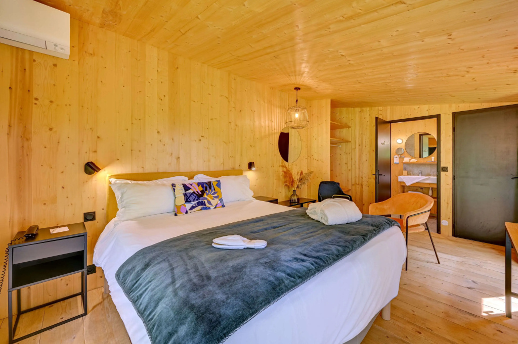 Double Cottage (full double bed)