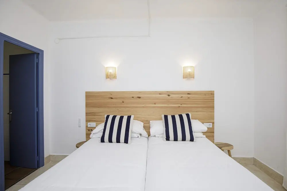 Economy room