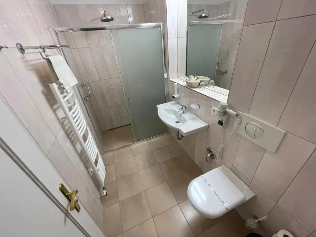 Hotel Reza - Chambres