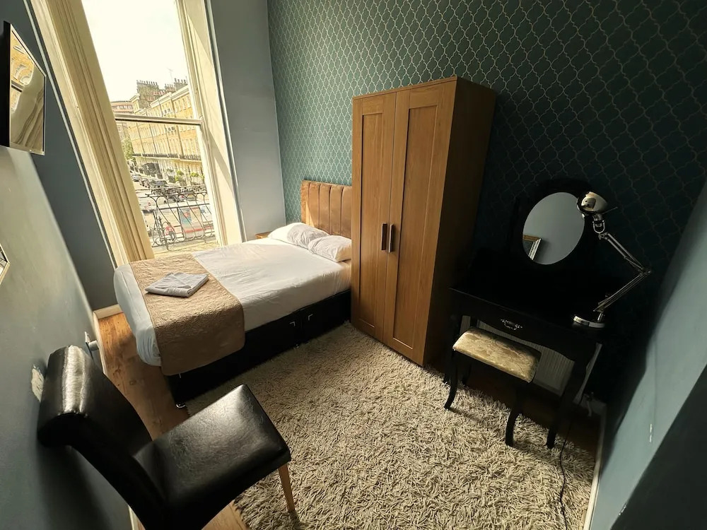 Двухместный номер Standard двуспальная кровать в Somerset Hotel Baker Street London