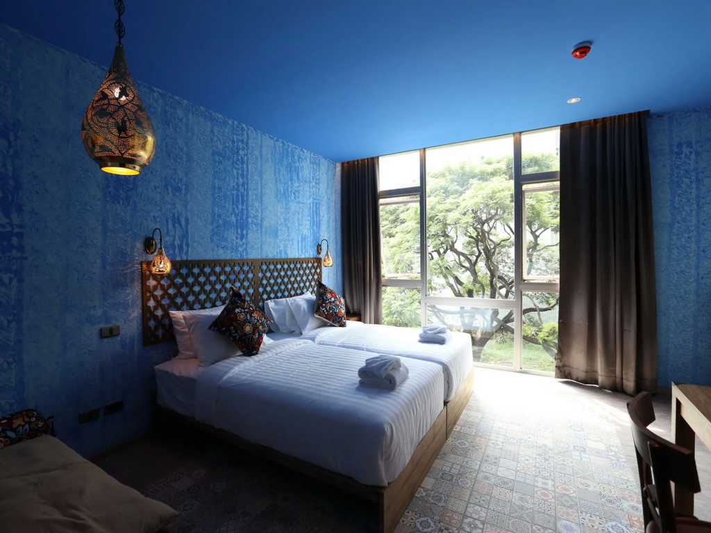 Tints of Blue Hotel — фото