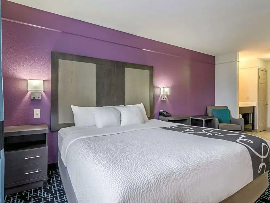 La Quinta Inn & Suites by Wyndham Kansas City Airport - Chambres
