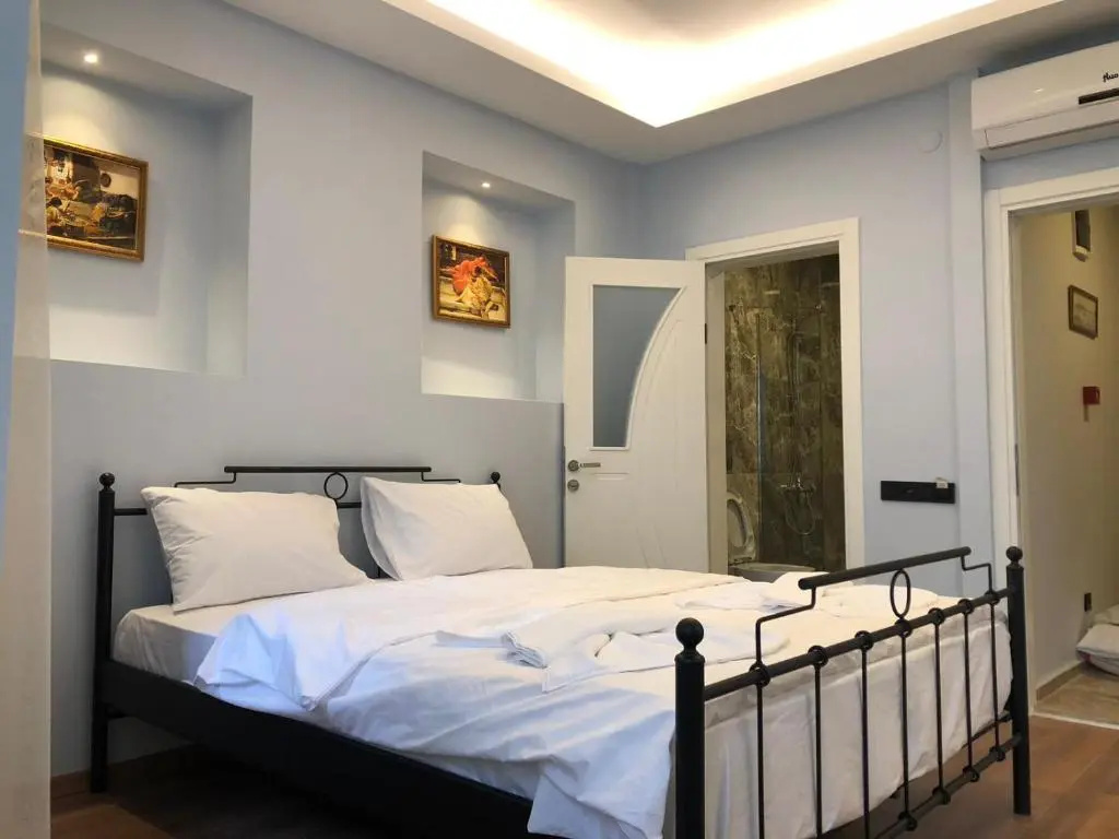 Comfort room