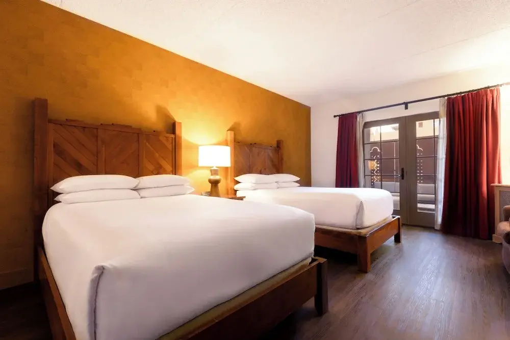 Deluxe Quadruple room with pool view