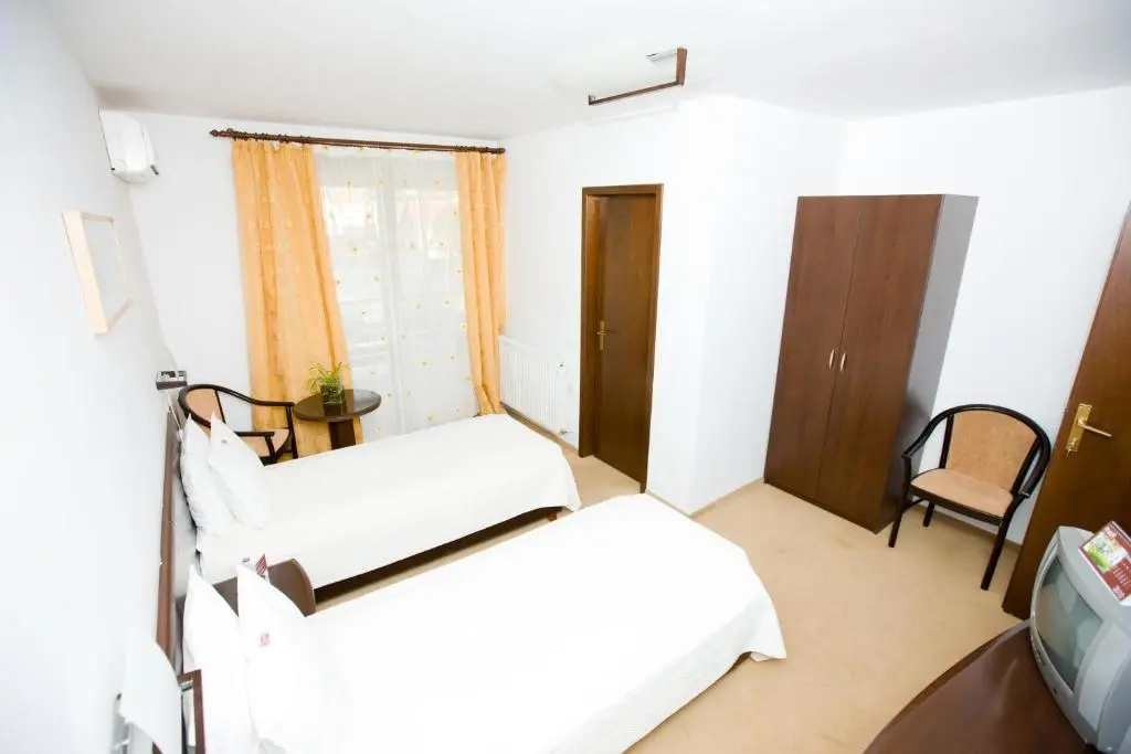 Pensiunea Rubin - Chambres