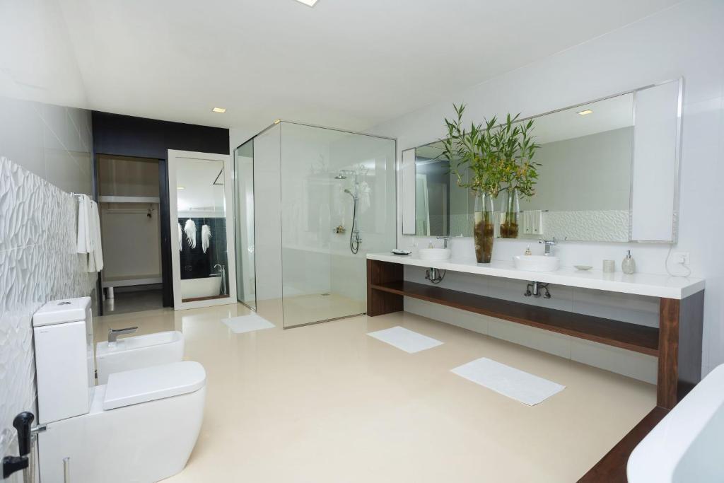 Green Turtle Villa By The Serendipity Collection