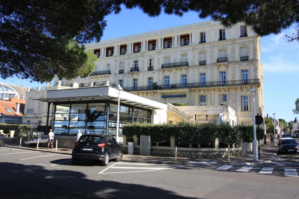 Voir la photo 1 — Arcachon Grand Hotel
