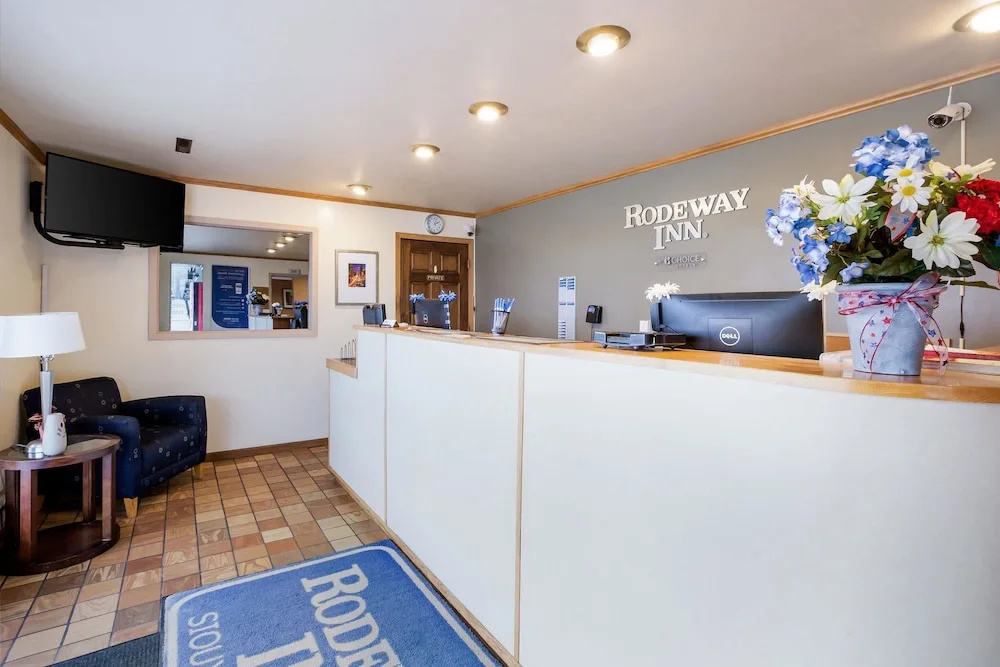 Lobby & Reception