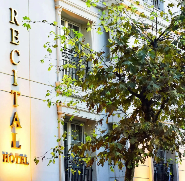Recital Hotel — фото