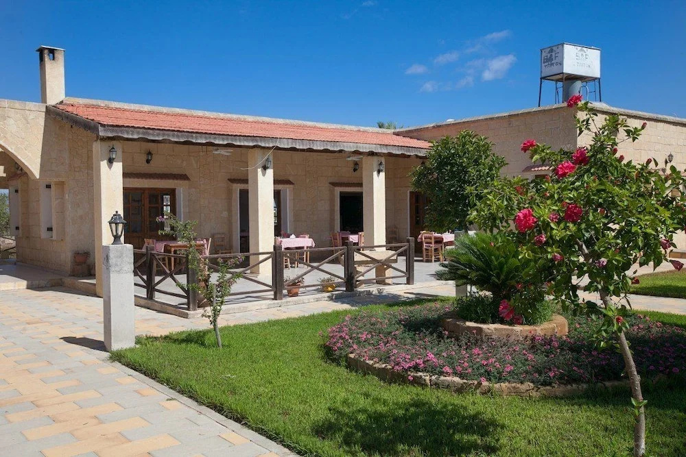 Glaro Garden Hotel-restaurant