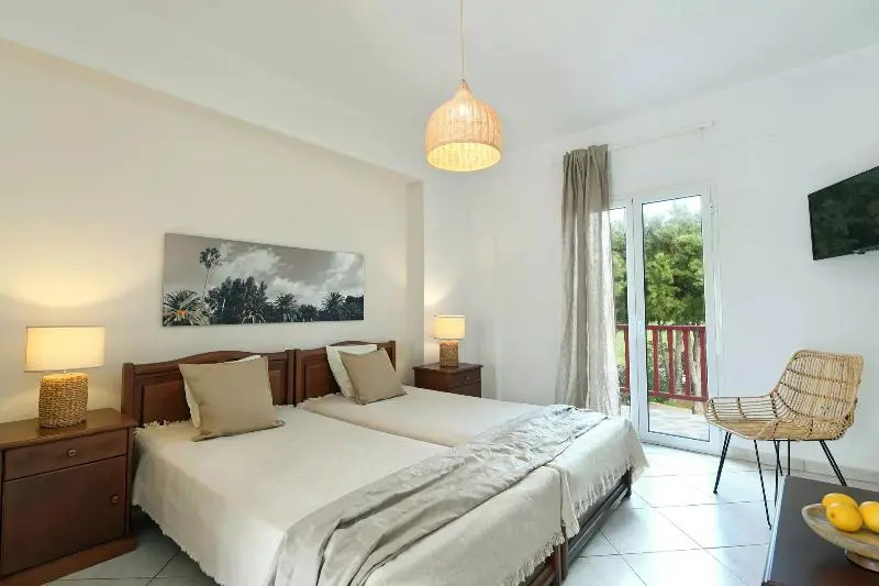 Standard Double room with balcony (full double bed)