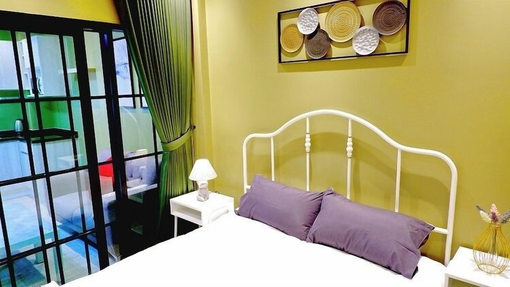 BEB Silom Condolette — 3