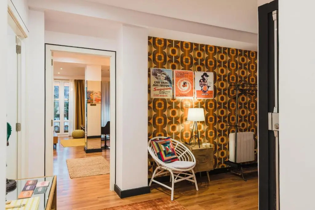 2 Bedrooms Apartment
