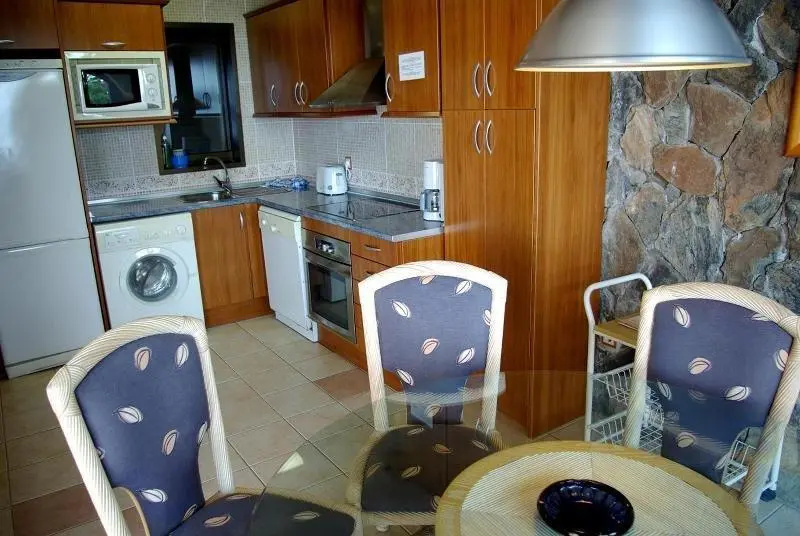 2 Bedrooms Apartment with sea view