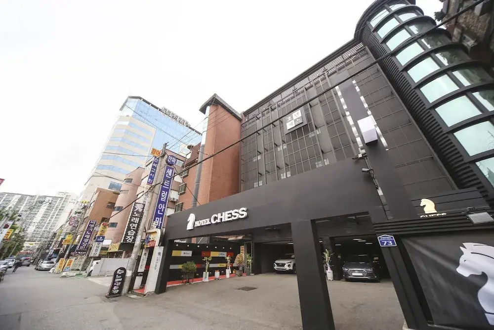 Chess Hotel
