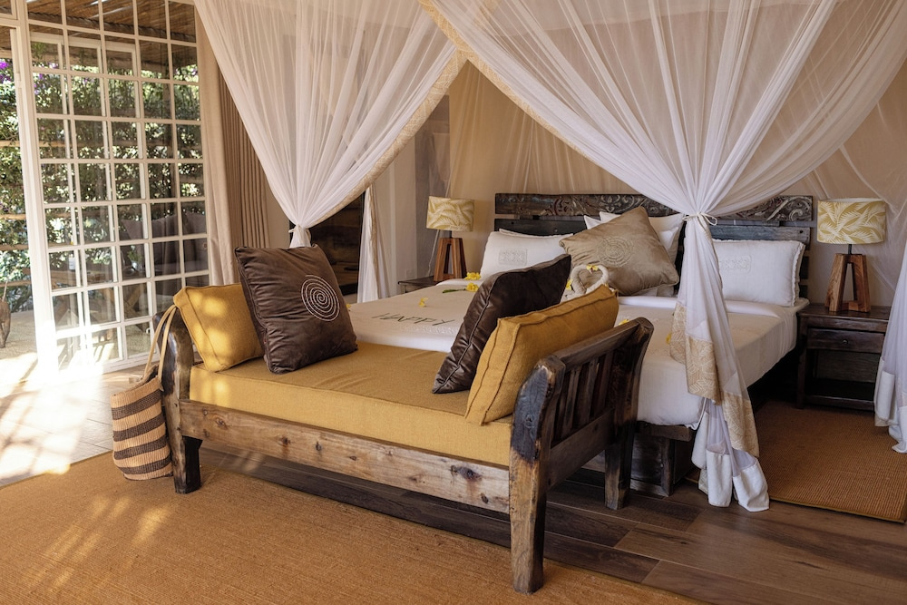 Deluxe Double room (full double bed)