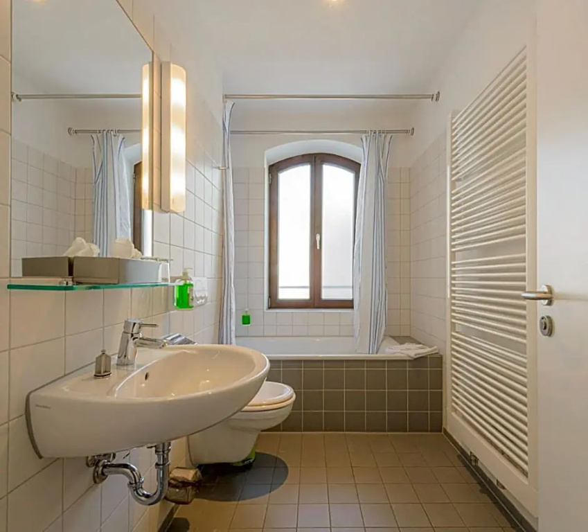 Comfort room
