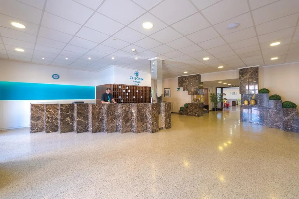 Hotel Checkin Pineda - Général