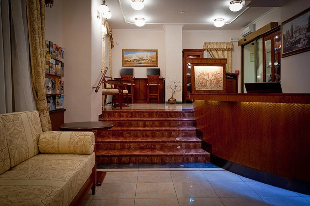 Lobby & Reception