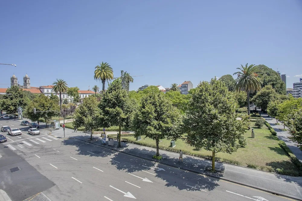 Liiiving in Porto-City View Apartment 2F