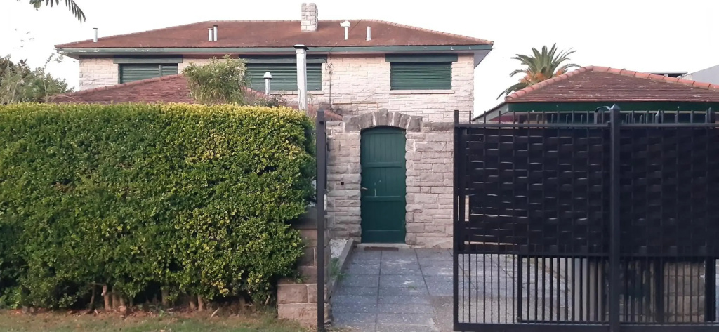 Casa barrio Los Troncos