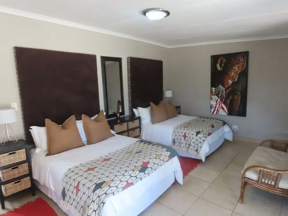 Luxury Double room with mountain view (full double bed)
