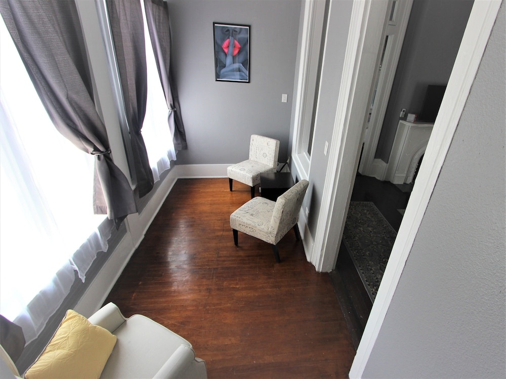 The George Manor — 2