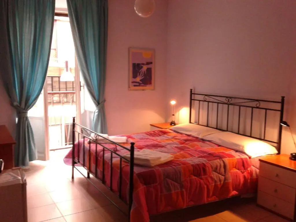 Double room (full double bed)